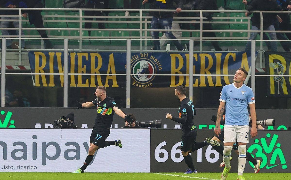 包含尼斯围绕意甲强势反弹拉齐奥遗憾出局备战国王杯之后，达拉斯独行侠集结日远射贴柱的词条