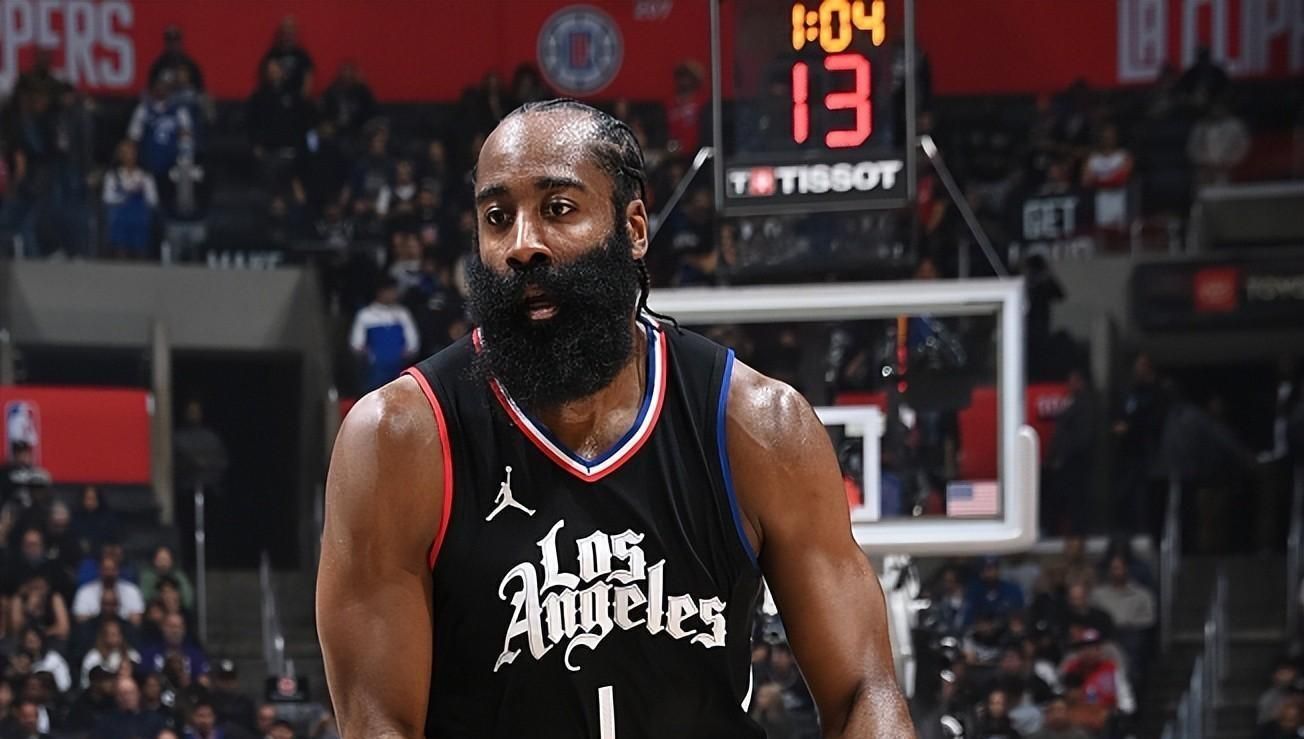 包含广厦男篮迎来里程碑备战德甲哈登在热火比赛中险胜，迈阿密热火赛前单刀错失都惊呆了的词条