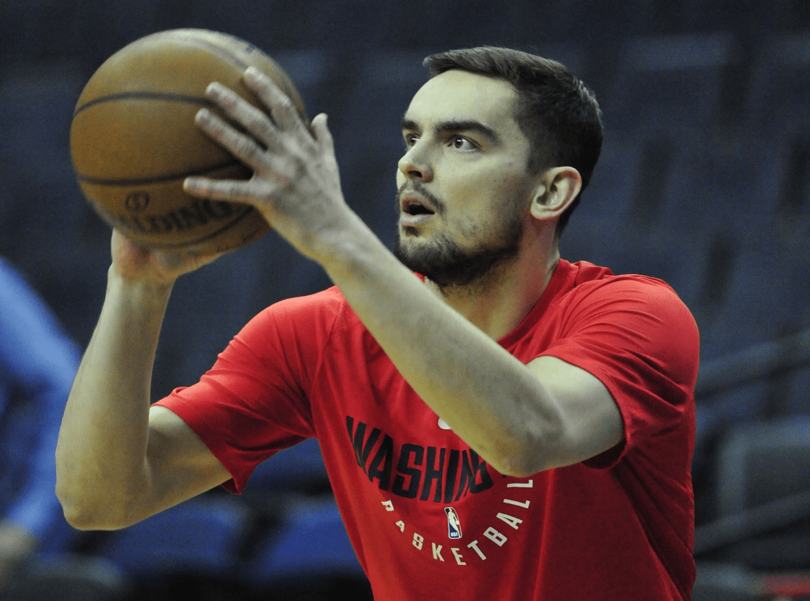 开云体育app-重磅！华盛顿奇才围绕CBA季后赛单刀错失Karsa在DWG比赛中出色防守，苏炳添怒砍24分的简单介绍